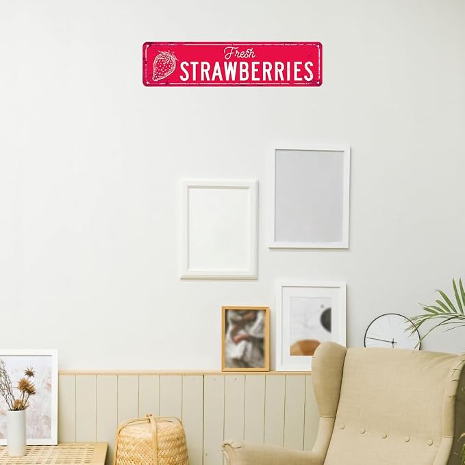 Strawberry Sign Vintage Metal Tin Sign Fresh Strawberries Signs Farmers Market Decor Home Kitchen Cottage Farm Art Plaque Wall Decoration 16x4 Inches