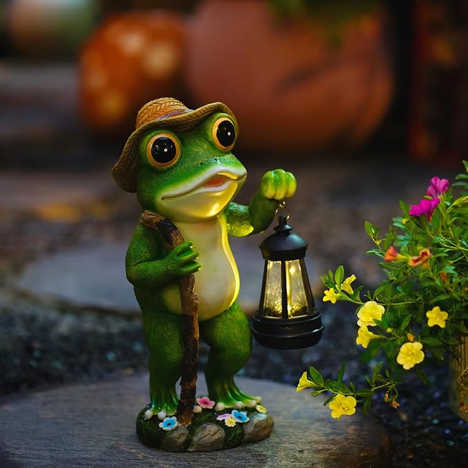 twinbling Solar Frog Garden Decor with Lantern Outdoor Statue for Patio Pathway Frog Figurine for Yard Decoration Lawn Ornament Gardening Gifts for Women Mom Grandma