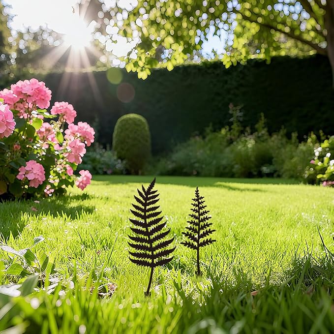 WADORN 2Pcs Fern Leaves Metal Decorative Garden Stakes, Black Fern Leaf Silhouette Outdoor Statues Rustic Garden Ornament Gifts Yard Art Decoration Stakes for Outdoor Backyard Lawn Walkways Flowerpot