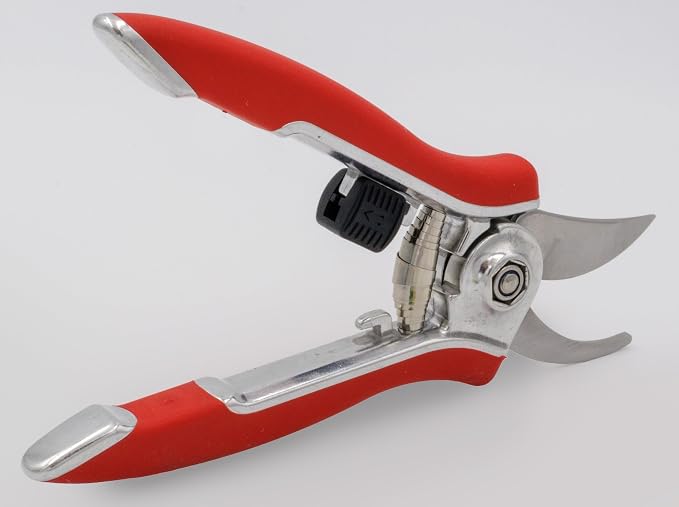 Dramm Bypass Pruner, Cut up to 5/8-inch in diameter, Stainless Steel Blade, Green