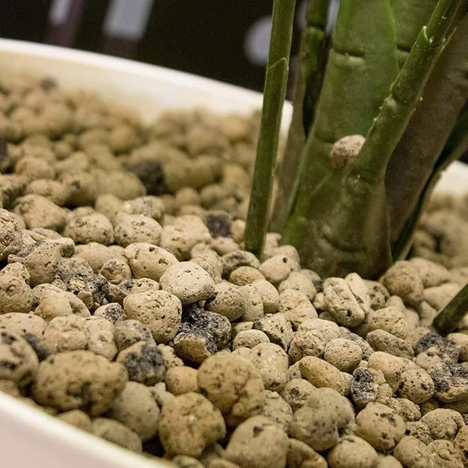 GROW!T GMC10L - 4mm-16mm Clay Pebbles, Brown, (10 Liter Bag) - Made from 100% Natural Clay, Can be used for Drainage, Decoration, Aquaponics, Hydroponics and Other Gardening Essentials