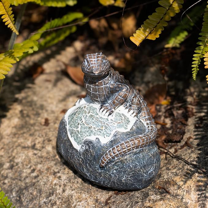 Rezpuao Solar Garden Outdoor Statues Lizard with LED Lights - Lawn Decor Lizard Statue for Patio, Balcony, Yard Ornament - Unique Housewarming Gifts
