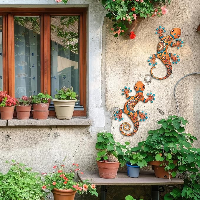 Metal Gecko Outdoor Decor -2 Pack 11.8 inch Gecko Wall Art Hanging Sculpture Decoration for Garden Yard Fence Porch Patio Home Wall Decor
