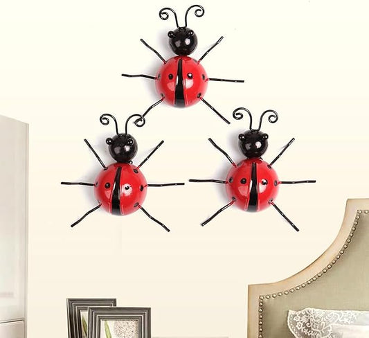 MACLARONX Metal Ladybugs Garden Fence Yard Art Decor 3D Bulk Cute Ladybirds Wall Sculpture Rustic Outdoor Patio Figurines Backyard Ornaments for Home Decorations (Set of 5)