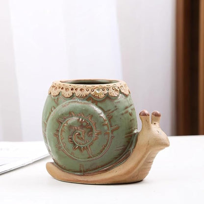 Snail Planter Small Ceramic Planter Pot Animal Planters Small Succulent Pots with Drainage Snail Decor for Living Room Room Office Desktop Decoration (Plants Not Included)