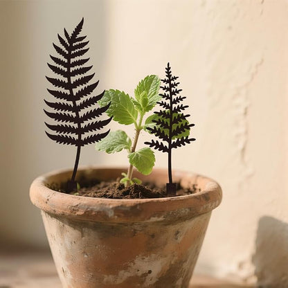 WADORN 2Pcs Fern Leaves Metal Decorative Garden Stakes, Black Fern Leaf Silhouette Outdoor Statues Rustic Garden Ornament Gifts Yard Art Decoration Stakes for Outdoor Backyard Lawn Walkways Flowerpot