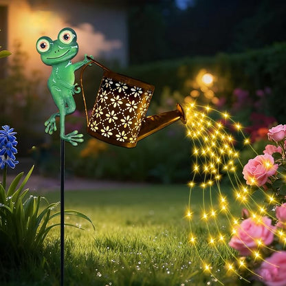 Solar Watering Can with Cascading Lights Outdoor Garden Decor, Frog Shaped Hook Gardening Gifts for Mom Women Grandma Birthday, Solar Lights for Garden Decorations Patio Yard Lawn Backyard