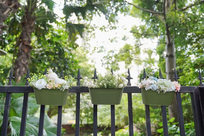 Dahey 10.5 Inch Metal Iron Hanging Flower Pots for Railing Fence Hanging Bucket Pots Countryside Style Outdoor Planter Window Flower Plant Holder with Detachable Hooks Home Decor,Green,3 Pcs