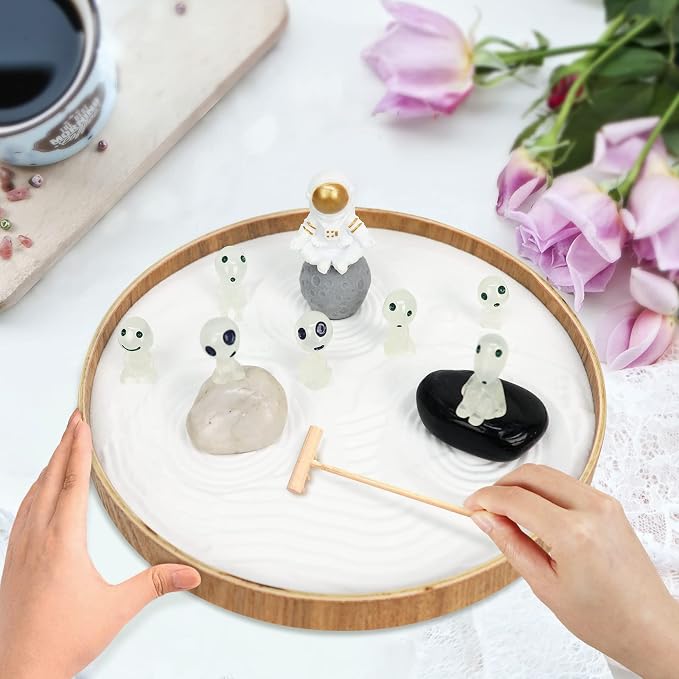 Mini Zen Garden for Desk Outer Space Themed | Tabletop Sand Tray with Astronaut and Alien Figurines, Japanese Meditation Gift Set for Therapy Room & Desk Decor