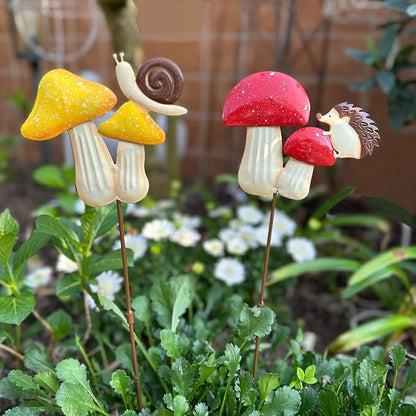 2 Pack Metal Mushroom Decorative Garden Stakes，19.6" Outdoor Garden Decor Rust Proof Metal Flower Decoration,Spring Yard Art Decorations for Lawn Patio,