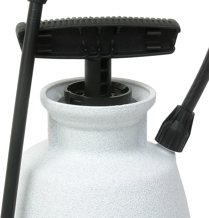 Chapin 1/2-Gallon Pump Sprayer, SureSpray for Reliable Spray | Lightweight poly tank; for home and garden tasks, weed control, feeding plants or cleaning surfaces; adjustable nozzle