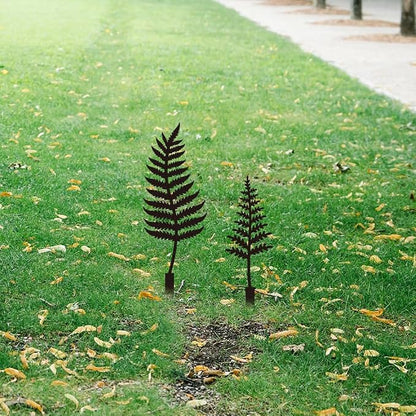 WADORN 2Pcs Fern Leaves Metal Decorative Garden Stakes, Black Fern Leaf Silhouette Outdoor Statues Rustic Garden Ornament Gifts Yard Art Decoration Stakes for Outdoor Backyard Lawn Walkways Flowerpot