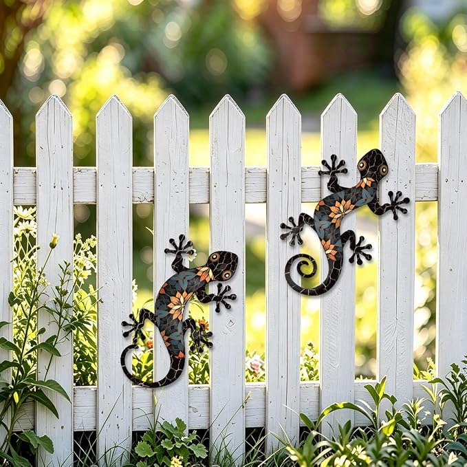 Metal Gecko Outdoor Wall Art, 2 Pcs 11.8 inch Gecko Wall Hanging Sculpture Decorations for Indoor or Outdoor, Garden Yard Fence Balcony Porch Home Wall Decor, Black Metal Wall Art Decor