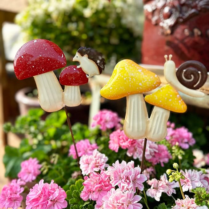 2 Pack Metal Mushroom Decorative Garden Stakes，19.6" Outdoor Garden Decor Rust Proof Metal Flower Decoration,Spring Yard Art Decorations for Lawn Patio,