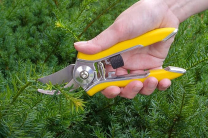 Dramm Bypass Pruner, Cut up to 5/8-inch in diameter, Stainless Steel Blade, Green