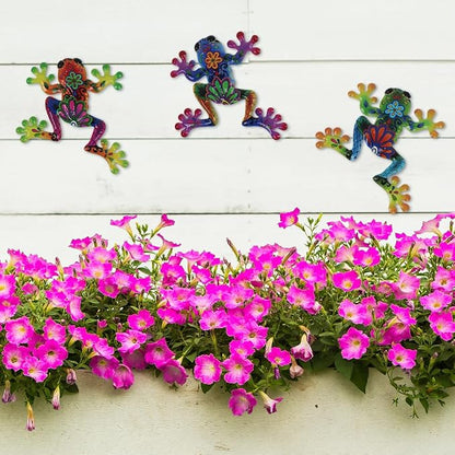 3 Pcs Metal Frog Decor Outdoor Wall Art Mexican Metal Frog Hanging Wall Sculpture Outside Garden Fence Patio Home Yard Art Decoration Gifts for Adults