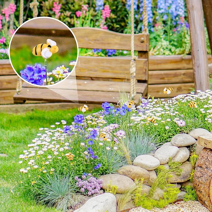 NQEUEPN Bee Garden Stakes Decor, Garden Stakes Decorative Bee on Stick Little Cute Resin Bee Yard Stakes Picks Yard Art Decorations for Outdoor Plant Pot Lawn Patio Corridor Flower Bed