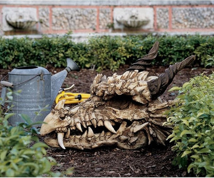Design Toscano Stoker's Moors Dragon Skull Gothic Garden Statue, Large, 26 Inch, Polyresin, Full Color