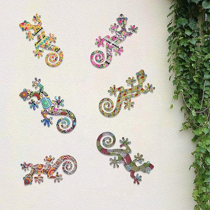 Akulgaci 6 Pack Metal Gecko Wall Art, 8" Colorful Lizard Garden Decorations for Fence Patio Tree Porch, Outdoor Yard Art Wall Hanging Decor, Boho Tropical Mexican Talavera Style