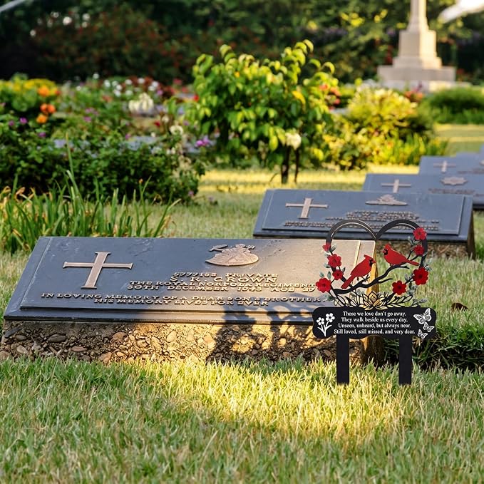 Red Cardinals Cemetery Decorations for Grave, Metal Grave Marker for Outdoors Yard Garden Sympathy Decor, Memorial Plaque Stake for Remembrance Mom Dad Friends