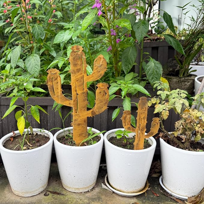 2PCS Rusty Saguaro Cactus Decorative Garden Stakes, New Mexico Gifts for Women Mom Grandma Wife, Desert Yard Outdoor Decor, Metal Cactus Statues for Yard Art, Patio, Lawn Ornaments