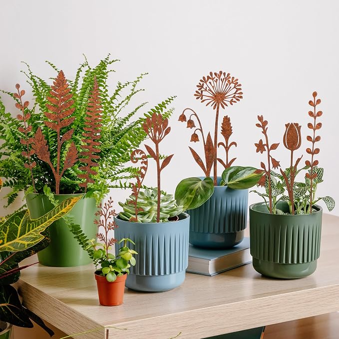 12 Pcs Rusty Metal Flowers and Plants, Rustic Metal Fern Leaf Garden Stakes, Rusty Plant Shaped Decoration for Flower Arrangement Potted Plants Outdoor Lawn Yard Courtyard Art