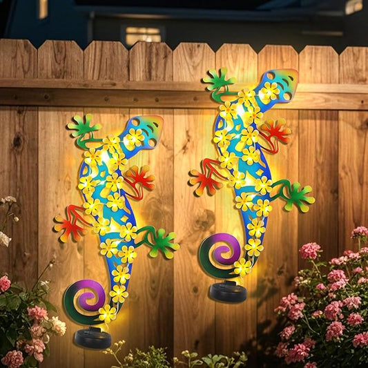 2 Pack Metal Lizards Outdoor Decor Metal Gecko Wall Decoration with 30 Led Solar Lights- 17.7" Fence Wall Art, Gift for Mom Grandma Women Birthday Gardening,Geico Lizard for Garden Patio Porch Yard