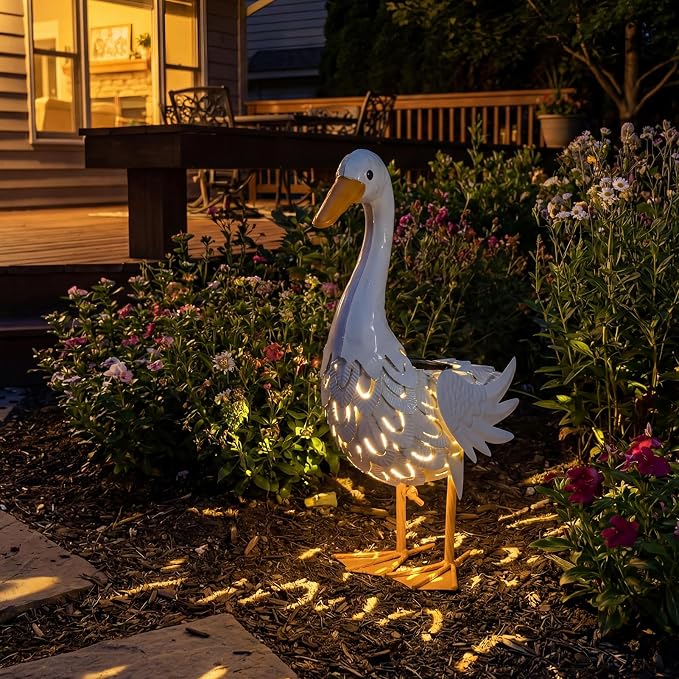Lavezee Porch Goose Statue Lawn Goose Outdoor, Metal Garden Goose with Solar Light for Lawn Yard Backyard, Front Porch Goose for Garden Decoration