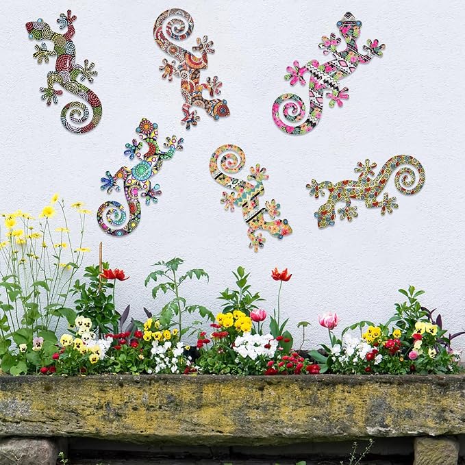 Akulgaci 6 Pack Metal Gecko Wall Art, 8" Colorful Lizard Garden Decorations for Fence Patio Tree Porch, Outdoor Yard Art Wall Hanging Decor, Boho Tropical Mexican Talavera Style