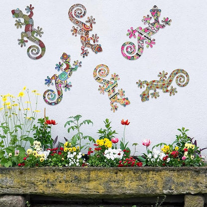 Akulgaci 6 Pack Metal Gecko Wall Art, 8" Colorful Lizard Garden Decorations for Fence Patio Tree Porch, Outdoor Yard Art Wall Hanging Decor, Boho Tropical Mexican Talavera Style