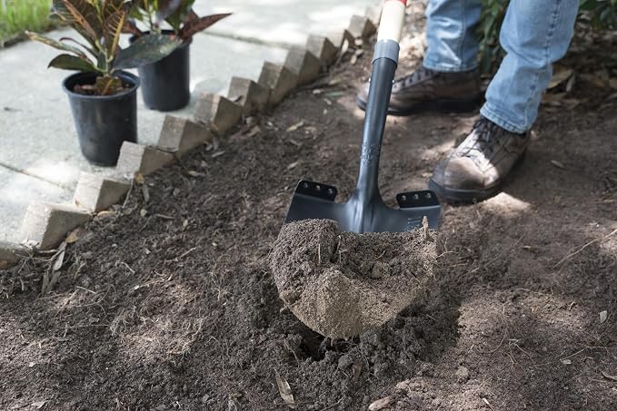 Craftsman Garden Shovels for Digging and Gardening: Heavy Duty Spade Shovels Ideal for Construction Projects