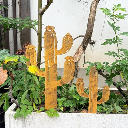 2PCS Rusty Saguaro Cactus Decorative Garden Stakes, New Mexico Gifts for Women Mom Grandma Wife, Desert Yard Outdoor Decor, Metal Cactus Statues for Yard Art, Patio, Lawn Ornaments