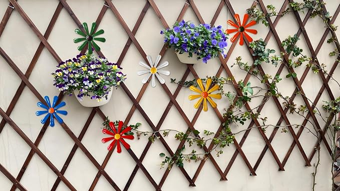 Tsilin 6 Pcs Metal Flowers Garden Fence Ornaments,Wall Art Hanging Decoration Daisy Garden Decor For Wall Decor Living Room Bedroom Dining Room Outdoor Backyard Porch Patio Fence