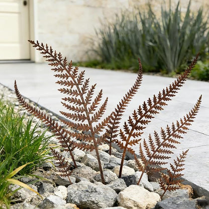 KODIBO 7-Pack Decorative Metal Garden Stakes, Rustic Fern Outdoor Yard Art | Weather-Resistant Metal, Vintage Rust Finish, Mixed Size Fern Stakes, Wall Decor, Yard Ornaments, Gifts for Garden Lovers