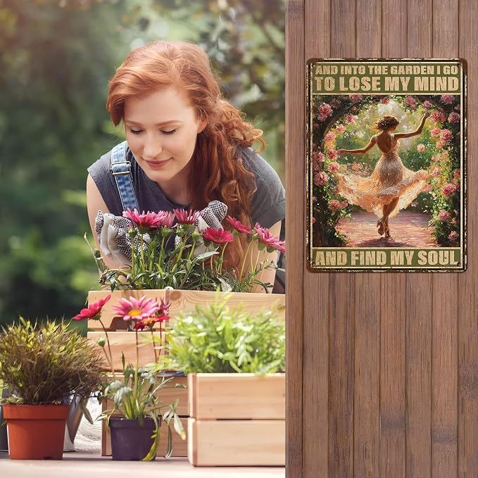 Garden Vintage Tin Sign And Into The Garden I Go To Lose My Mind And Find My Soul Gardening Metal Sign for Home Backyard Patio 12 * 16inch