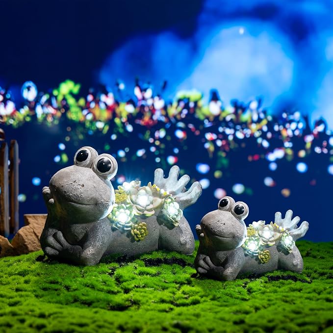 TERESA'S COLLECTIONS Garden Decor, Cute Frog Garden Statue with Solar Light, Waterproof Resin Garden Statue, Frog Gifts, Garden Gifts for Women Mom, Indoor/Outdoor, 5.5"