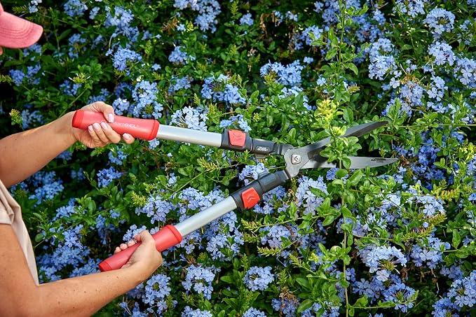 Corona HD 3344D Extendable Hedge Shears With ComfortGEL Grip, 9 Inch Blades, 16-3/4 Inch to 24-5/8 Inch Handles