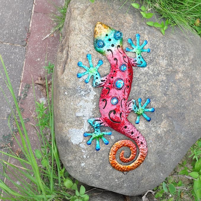 Tuokiuhn Metal Outdoor Red Gecko Wall Decor Lizard Garden Decoration Outdoor Fence Yard Wall Art Country Farmhouse Decor 13.5 * 7.5Inch