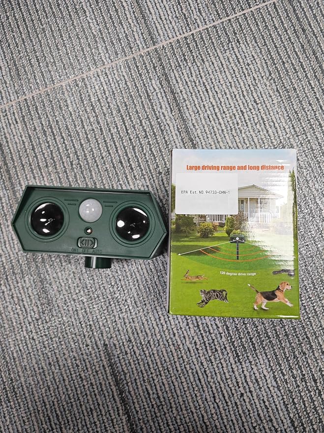 Ultrasonic Animal Repeller Outdoor Solar Deer Repellent Devices Waterproof, Motion Activated Animal Deterrent Devices to Scare Cat Squirrel Rabbit Raccoon Skunk for Yard Garden (1, Green)