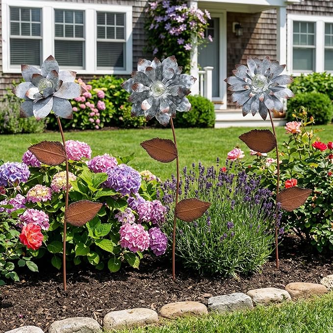 Glow in The Dark Flower Garden Stakes, 3 Pack Colorful Luminous Metal Yard Decor, 14 Inch Outdoor Night Glow Floral Stakes for Lawn, Patio, Flower Beds & Planters