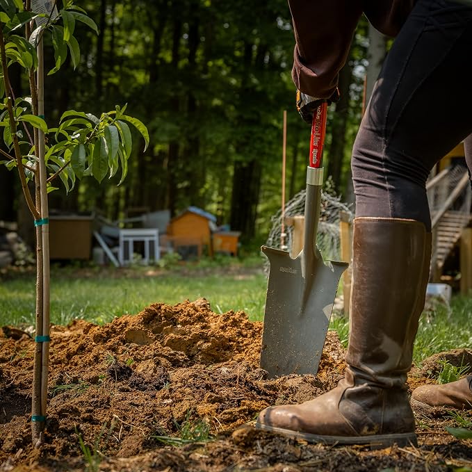 Radius Garden 25111 Pro-Lite Ergonomic Carbon Steel Spade, Red
